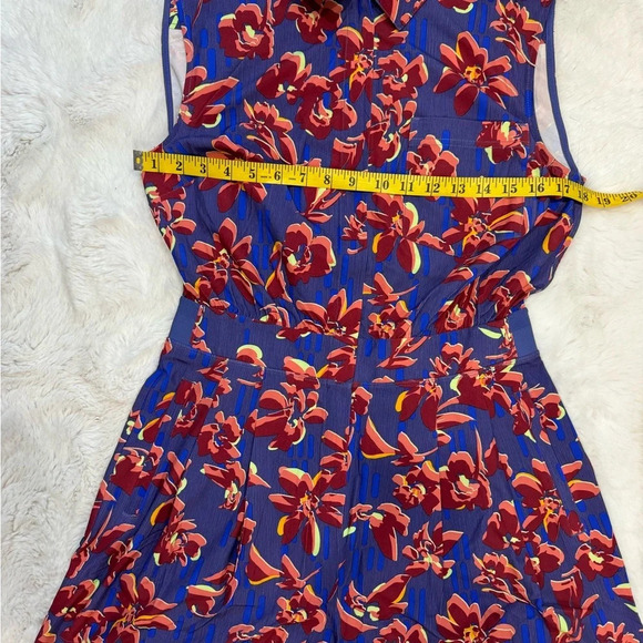NWOT Athleta Brooklyn Utility
Multicolor Romper
$89 $178 | Size: 8 ; 12 - Picture 10 of 13